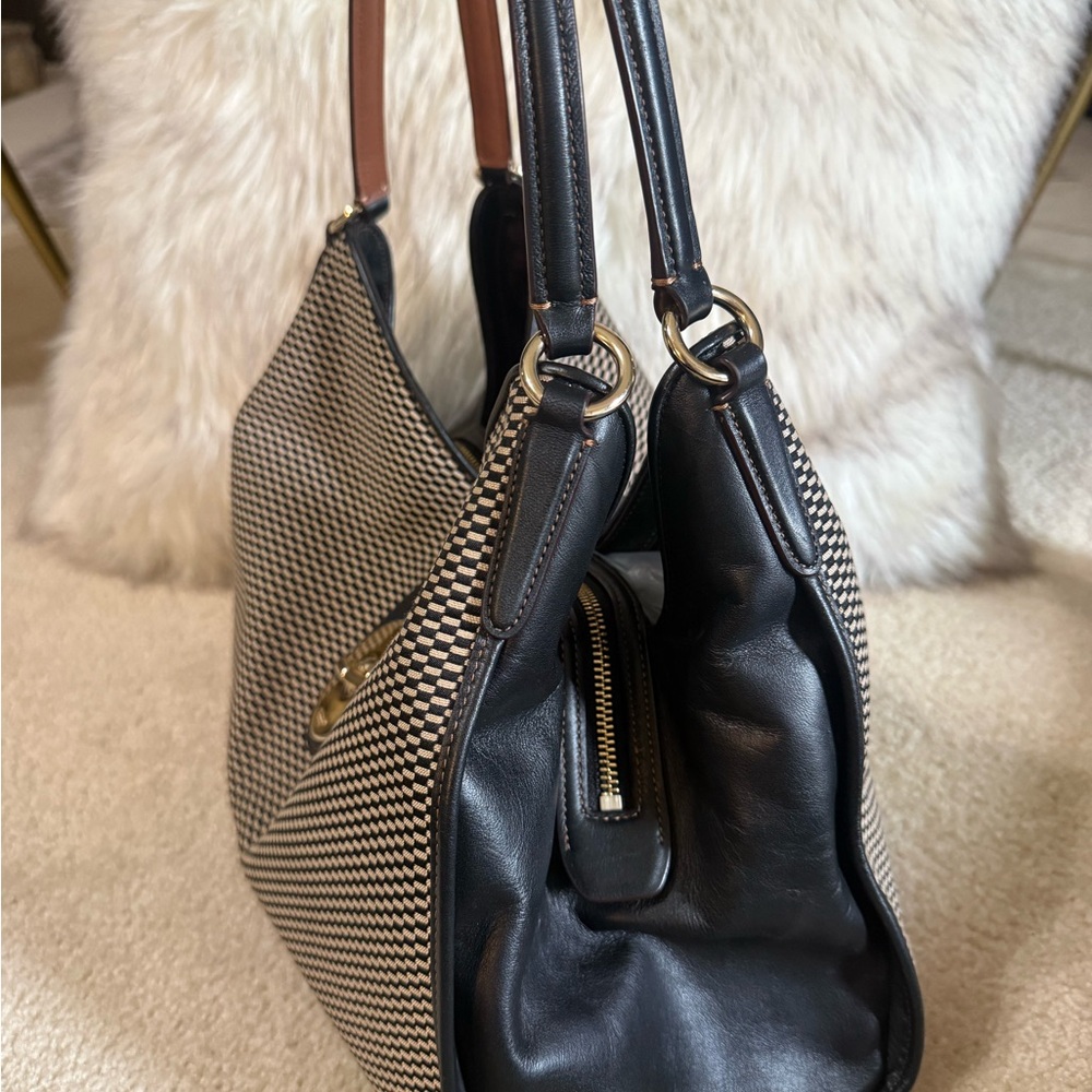Coach Black and Cream Shoulder Bag - Picture 7 of 16